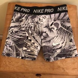 Nike pro performance shorts- girls